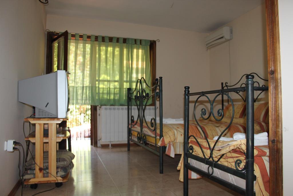 Guest House Chinarite Санданський Номер фото