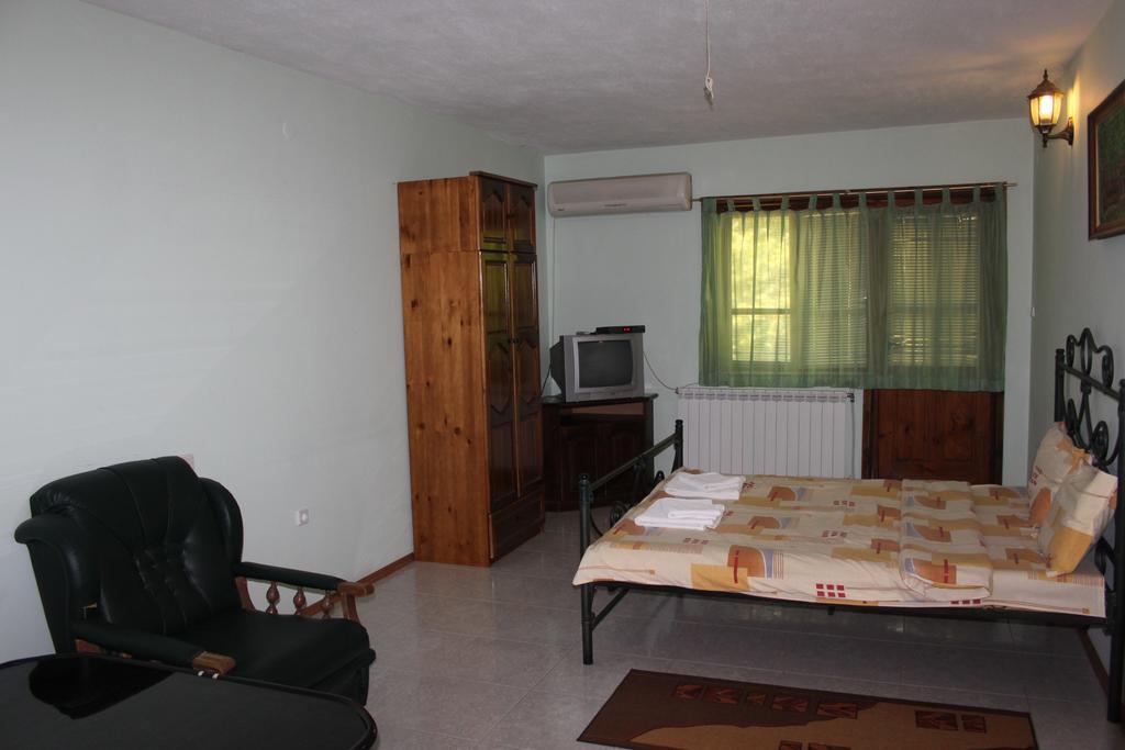 Guest House Chinarite Санданський Номер фото